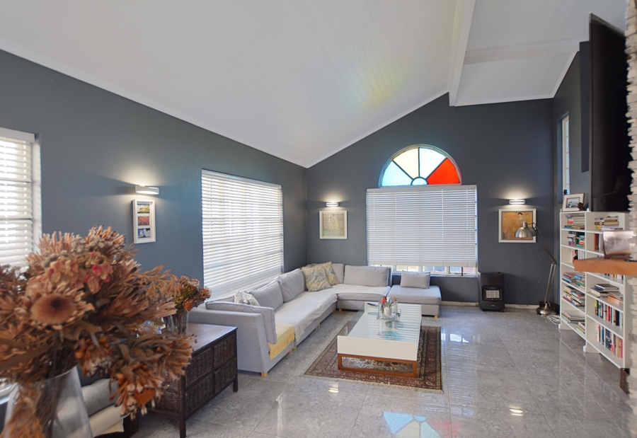 4 Bedroom Property for Sale in Bloubergstrand Western Cape